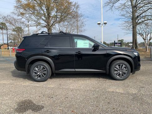 New 2026 Nissan Pathfinder SV image 2