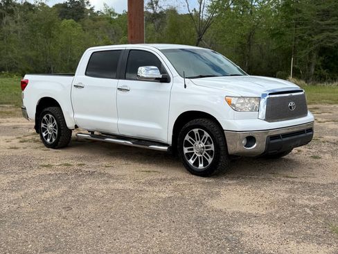 Used 2013 Toyota Tundra 2WD CrewMax w/ SR5 Pkg image 8
