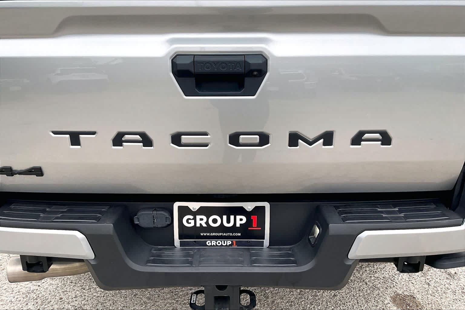 Used 2024 Toyota Tacoma SR5 AWD/4WD image 10