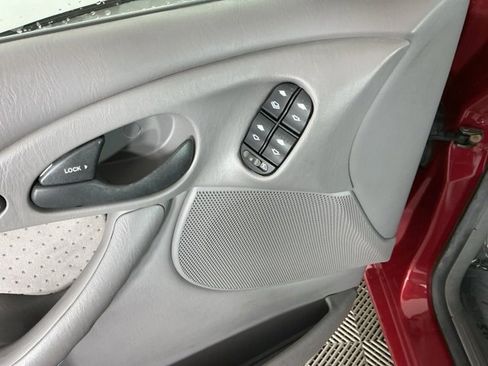 Used 2003 Ford Focus ZTS image 12