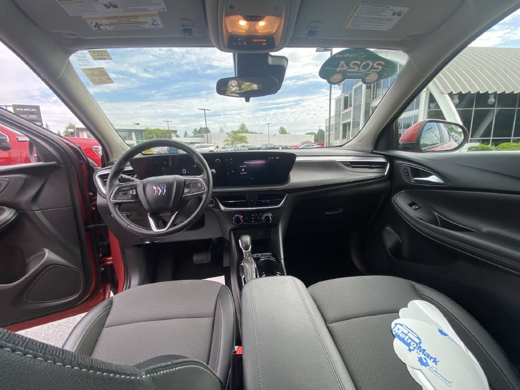 Used 2024 Buick Encore GX Preferred AWD/4WD image 20