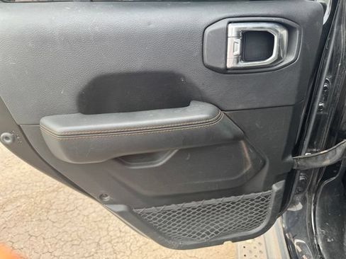 Used 2021 Jeep Gladiator Mojave AWD/4WD image 18