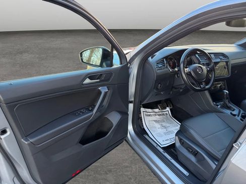 Used 2021 Volkswagen Tiguan SE R-Line w/ 3rd Row Seat Package image 47