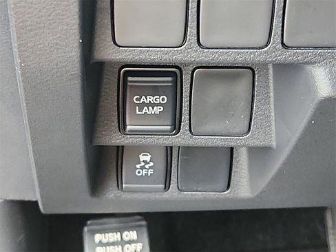 Certified 2024 Nissan Frontier SV image 25