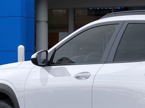 New 2026 Chevrolet Trax LT w/ Driver Confidence Package image 12