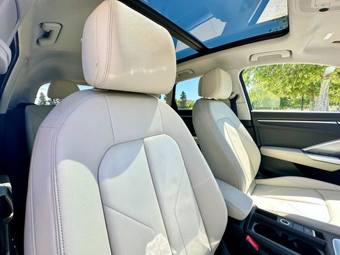 Used 2019 Audi Q3 2.0T Premium AWD/4WD image 7