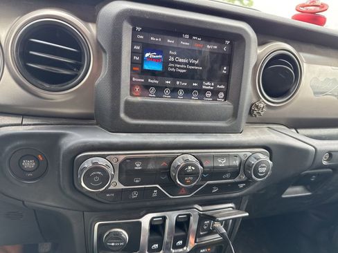 Used 2020 Jeep Wrangler Sport AWD/4WD image 23