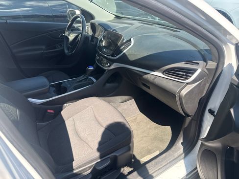Used 2018 Chevrolet Volt LT FWD image 14