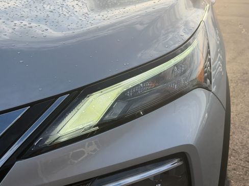Used 2021 Nissan Rogue SV FWD image 31