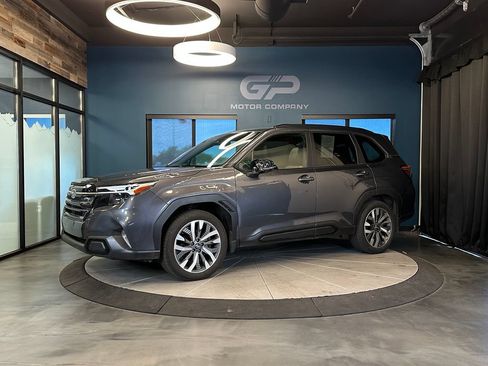 Used 2025 Subaru Forester Touring AWD/4WD image 7