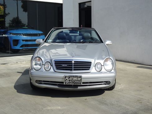 Used 2002 Mercedes-Benz CLK 55 AMG Cabriolet image 3