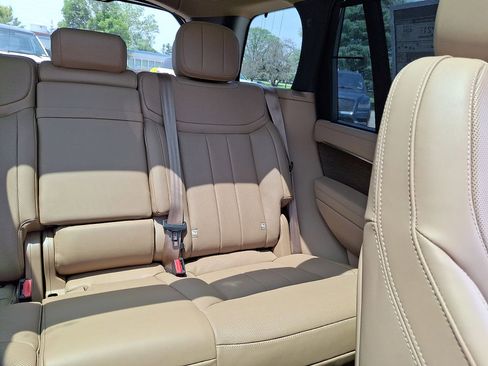 New 2025 Land Rover Range Rover SE image 14