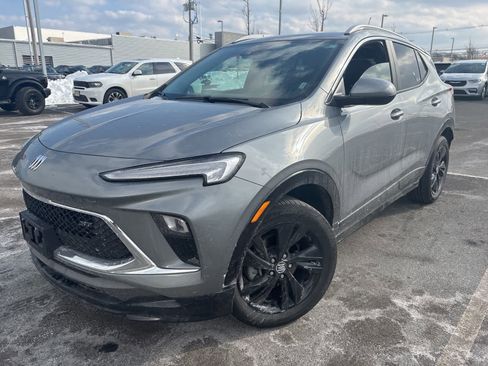 Used 2024 Buick Encore GX Sport Touring image 2