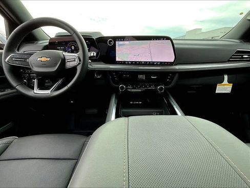 New 2026 Chevrolet Suburban Premier image 10