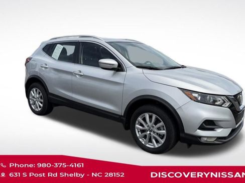 Certified 2022 Nissan Rogue Sport SV image 2
