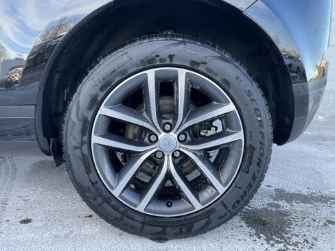 Certified 2025 Land Rover Range Rover Evoque S image 10