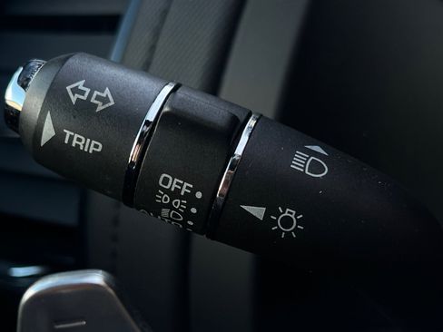 Used 2019 Jaguar F-TYPE Convertible image 18