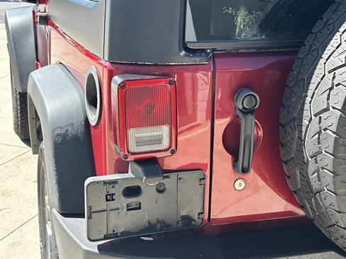 Used 2013 Jeep Wrangler Sport AWD/4WD image 12