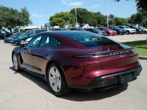 Used 2022 Porsche Taycan RWD image 9