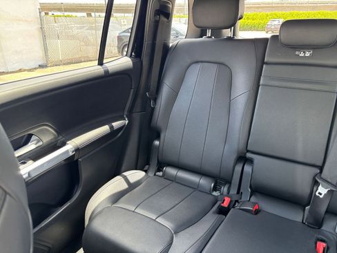 Used 2024 Mercedes-Benz GLB 250 image 40