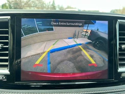 Used 2025 Chrysler Pacifica Limited image 15