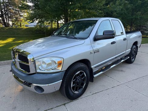 Used 2009 Dodge Ram 2500 Truck SXT RWD image 3