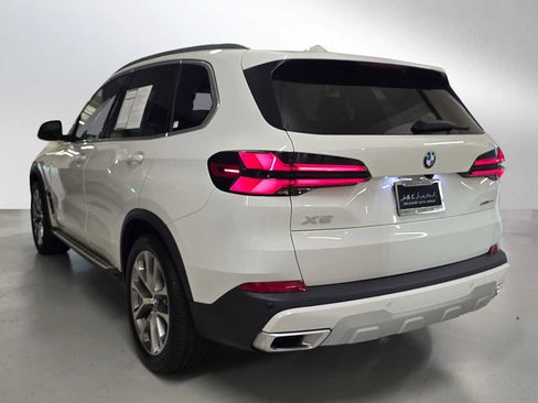 Used 2024 BMW X5 xDrive40i image 3