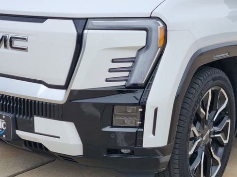 New 2025 GMC Sierra EV Denali AWD/4WD image 8