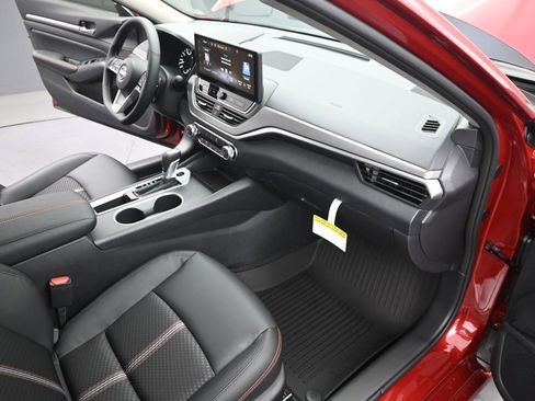 New 2026 Nissan Altima 2.5 SR FWD image 25