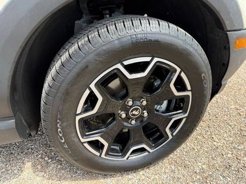 Used 2025 Ford Bronco Sport Outer Banks w/ Outer Banks Tech Package+ AWD/4WD image 9