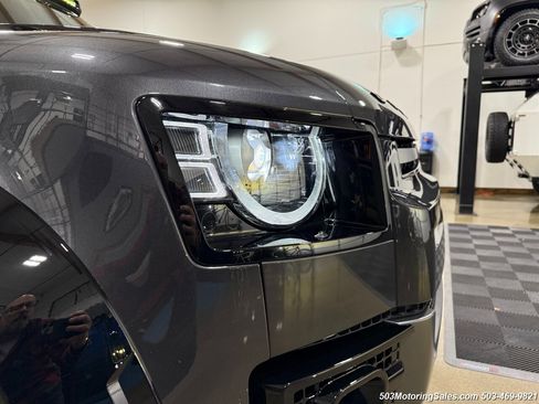 Used 2024 Land Rover Defender 90 V8 image 29