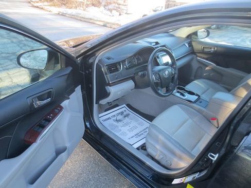 Used 2013 Toyota Camry XLE image 7
