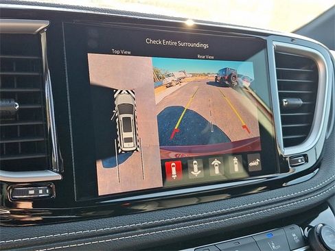 New 2026 Chrysler Pacifica Select image 4