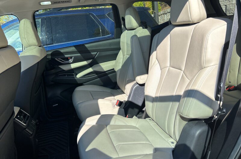 Used 2023 Subaru Ascent Limited w/ Technology Package AWD/4WD image 4