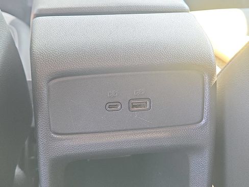 Used 2025 Chevrolet Trax LT w/ LT Convenience Package FWD image 33