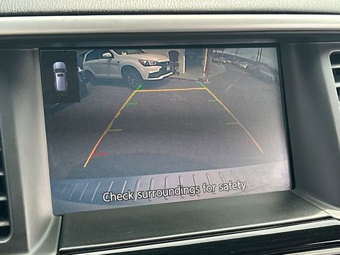 Used 2017 Nissan Pathfinder SV w/ SV Tech Package image 19