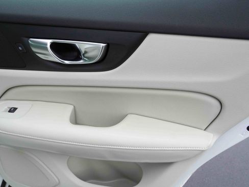 Used 2024 Volvo S60 T8 Plus w/ Climate Package image 33