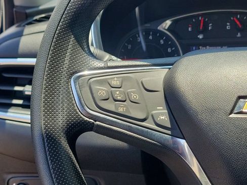 Used 2021 Chevrolet Equinox LT FWD image 22