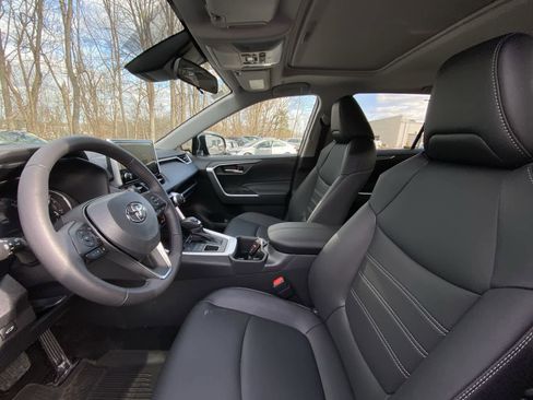 Certified 2025 Toyota RAV4 XLE Premium image 18