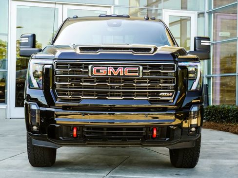 Used 2024 GMC Sierra 2500 AT4 w/ AT4 Premium Plus Package AWD/4WD image 7