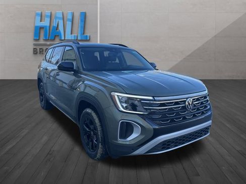 New 2026 Volkswagen Atlas Peak Edition image 7