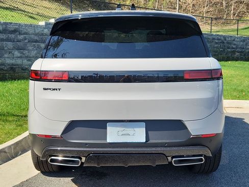 New 2026 Land Rover Range Rover Sport SE AWD/4WD image 7