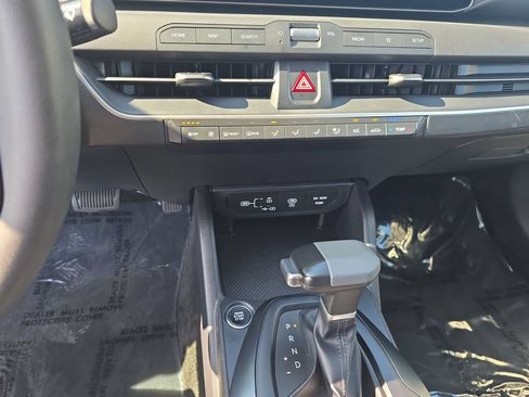 Used 2025 Kia K4 FWD image 16