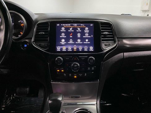 Used 2020 Jeep Grand Cherokee Altitude image 19