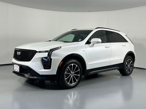 Used 2024 Cadillac XT4 Sport w/ Cold Weather Package image 3