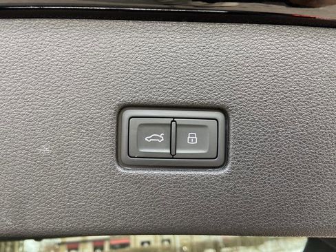 Used 2021 Audi SQ8 Prestige w/ Prestige Package image 33