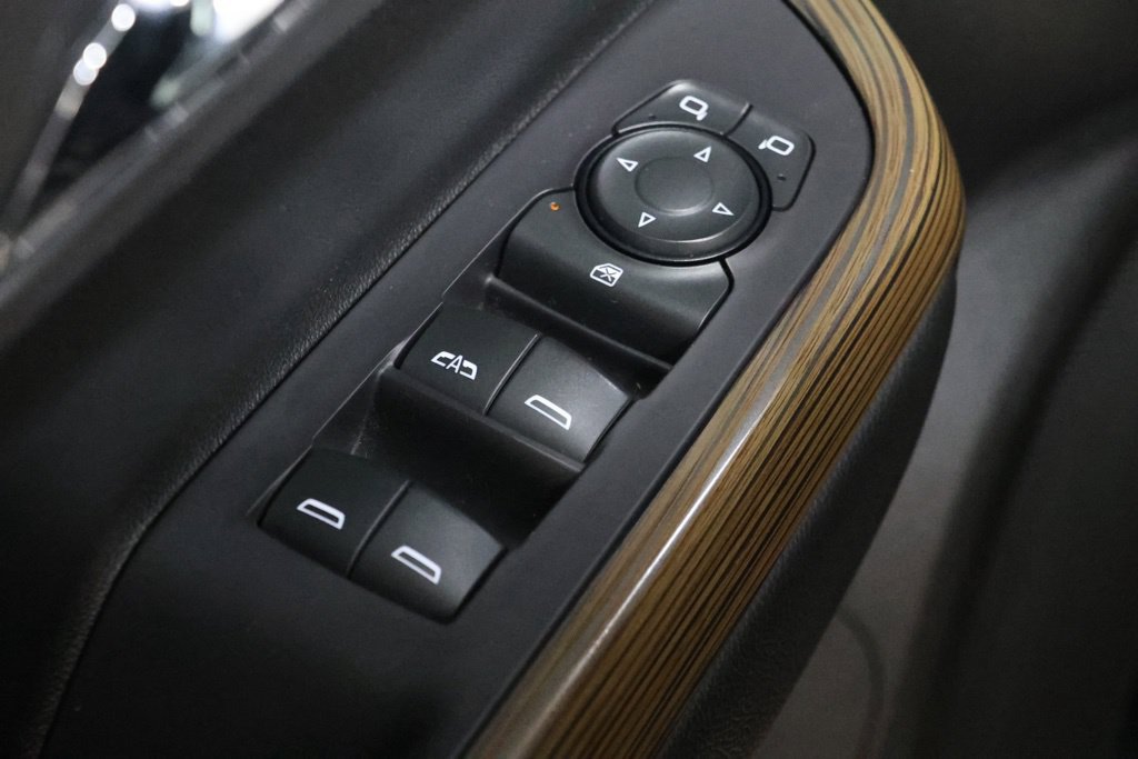 Used 2022 GMC Acadia SLE FWD image 17