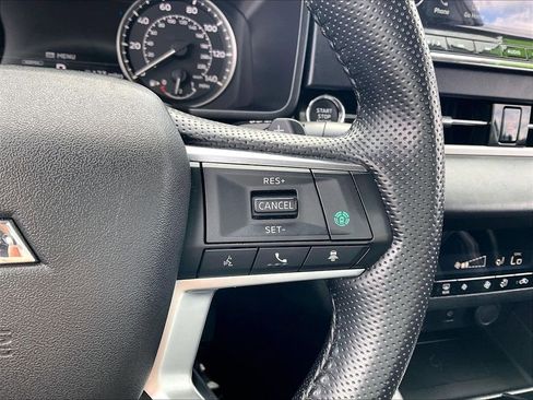 Used 2024 Mitsubishi Outlander SE image 23