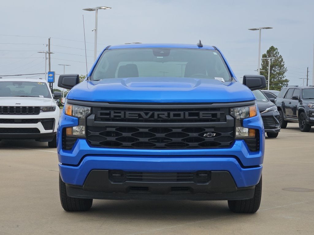 Used 2025 Chevrolet Silverado 1500 Custom RWD image 2
