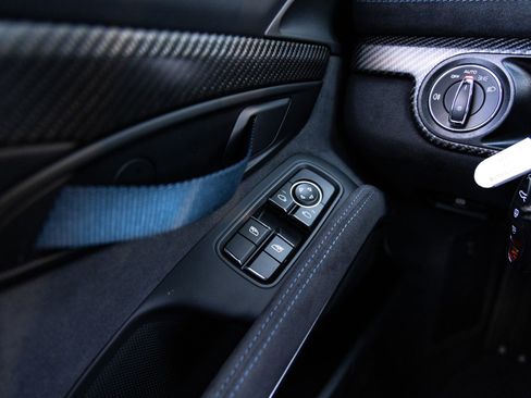 Certified 2025 Porsche 718 Cayman GT4 RS RWD image 21